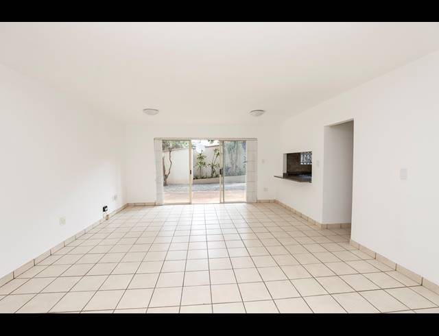 3 BEDROOM TOWNHOUSE FOR SALE IN ESSENWOOD